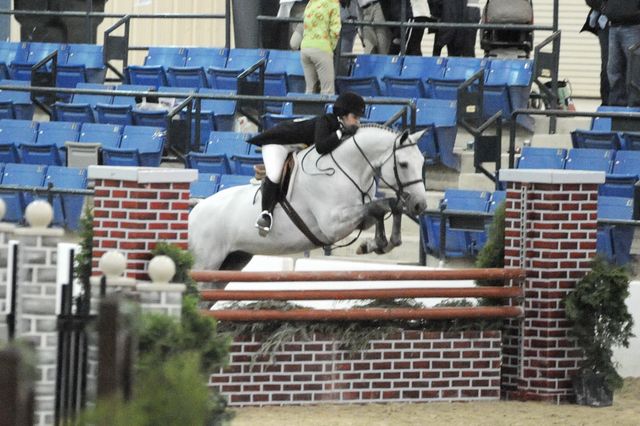 2438-Cento-JenniferWaxman-LegacyCup-NonPro3'6Finals-5-17-08-DeRosaPhoto