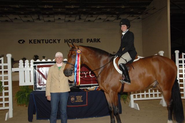 1779-Ulone-JenniferWaxman-LegacyCup-NonPro3'FinalsAwards-5-16-08-DeRosaPhoto.JPG