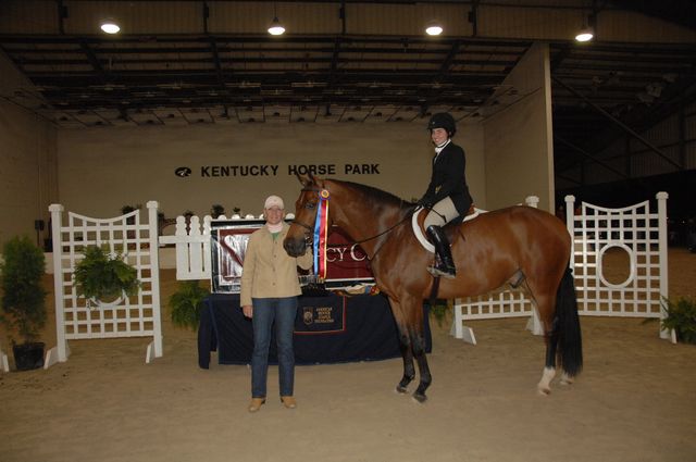 1781-Ulone-JenniferWaxman-LegacyCup-NonPro3'FinalsAwards-5-16-08-DeRosaPhoto.JPG