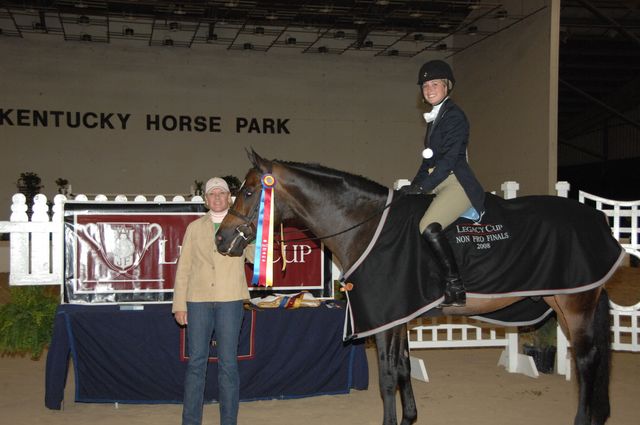 1787-Ulone-JenniferWaxman-LegacyCup-NonPro3'FinalsAwards-5-16-08-DeRosaPhoto.JPG
