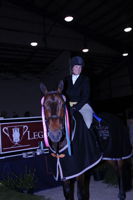738--PapillonRouge-McKrellPainter-LegacyCup-Pro3'FinalsAwards-5-9-08-DeRosaPhoto.JPG