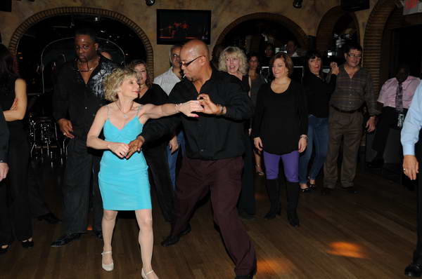 Dancing-11-17-10-RobinBD-65-DDeRosaPhoto.jpg