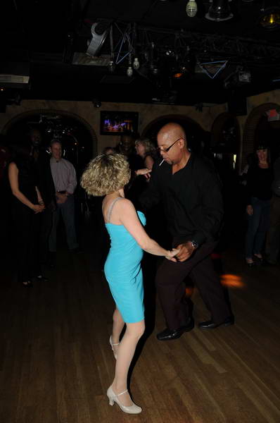 Dancing-11-17-10-RobinBD-87-DDeRosaPhoto.jpg