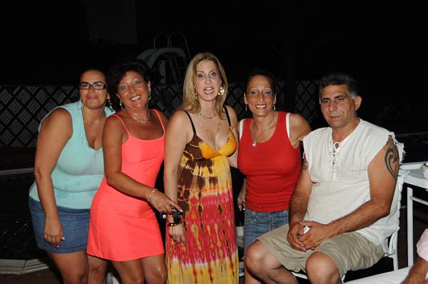 Dancing-8-15-09-Cynthia-MarcoBarbeque-02-DDeRosaPhoto.jpg