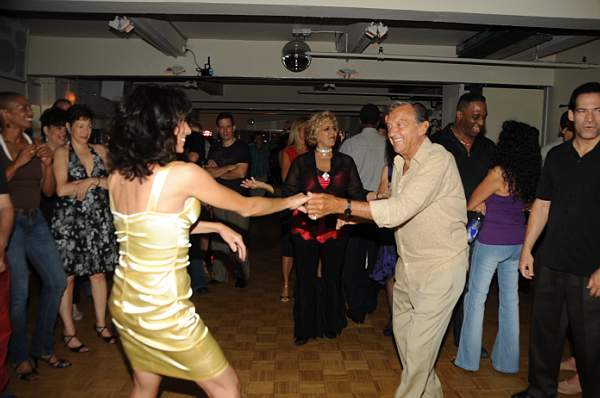 Dancing-8-29-09-LinaBirthday-82-DDeRosaPhoto.jpg