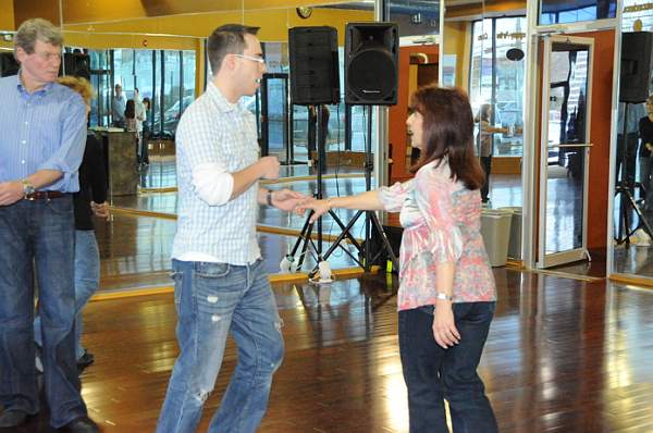 BetUCanDance-4-4-09-05-DeRosaPhoto