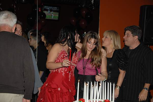 BUCD-9-25-09-BariSweet16-224-DDeRosaPhoto.jpg