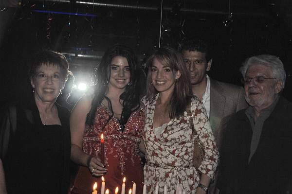 BUCD-9-25-09-BariSweet16-236-DDeRosaPhoto.jpg