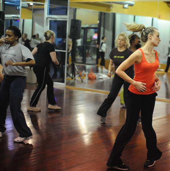 BUCD-Zumba-5-14-09-65-DDeRosaPhoto.jpg