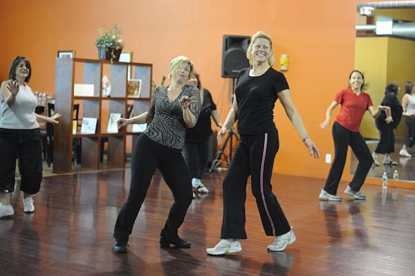 BUCD-Zumba-5-2-09-71-LucyFuentes-DDeRosaPhoto.jpg