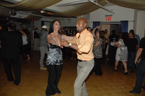 Dancing-Performance-6-26-10-048-DDeRosaPhoto.jpg