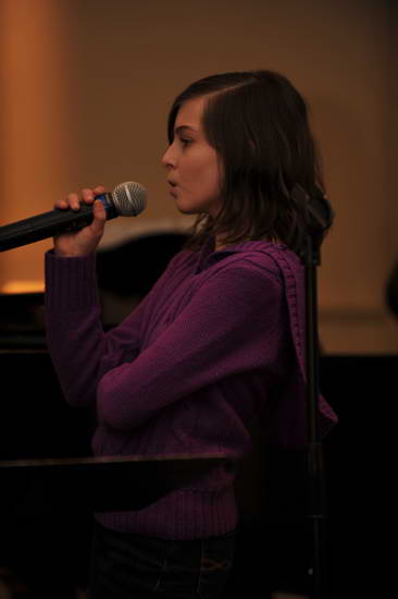 David-12-16-11-SingingGroup-8897-DDeRosaPhoto