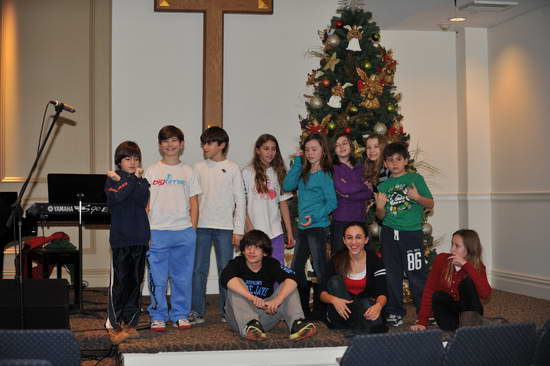 David-12-16-11-SingingGroup-9011-DDeRosaPhoto