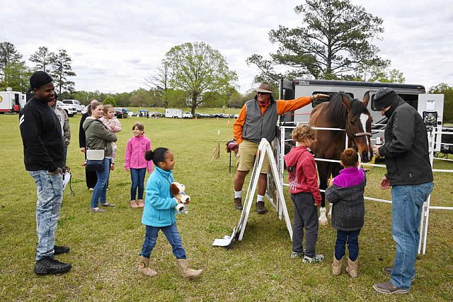 MARLEY'S ROUND UP-4-9-22-8164-DDeRosaPhoto
