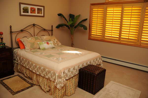 Bedrooms-P&amp;A-7-3-11-1030-DDeRosaPhoto.JPG