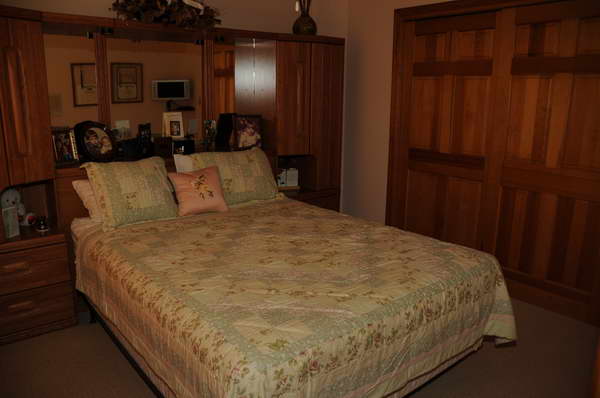 Bedrooms-P&amp;A-7-3-11-1032-DDeRosaPhoto.JPG
