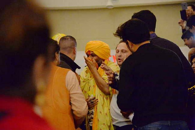 Gurudev-10-4-15-7482-DDeRosaPhoto