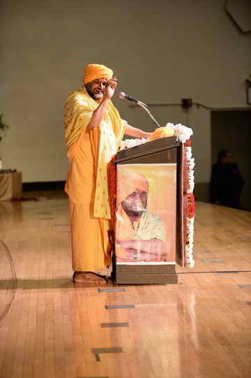 Gurudev-10-4-15-7778-DDeRosaPhoto