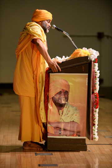 Gurudev-10-4-15-7788-DDeRosaPhoto