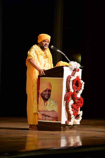 Gurudev-10-4-15-7793-DDeRosaPhoto