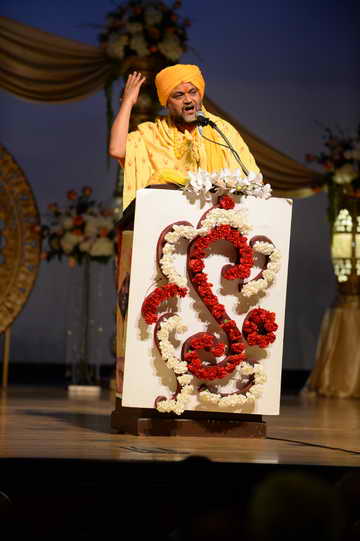 Gurudev-10-4-15-7806-DDeRosaPhoto