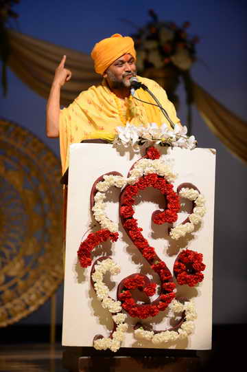 Gurudev-10-4-15-7849-DDeRosaPhoto