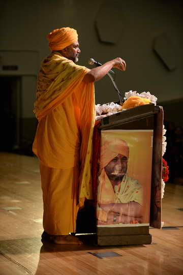 Gurudev-10-4-15-7874-DDeRosaPhoto