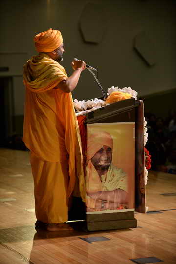 Gurudev-10-4-15-7878-DDeRosaPhoto