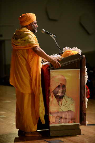Gurudev-10-4-15-7881-DDeRosaPhoto