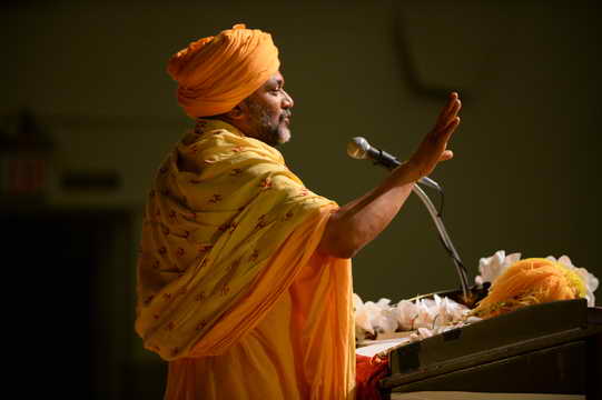 Gurudev-10-4-15-7892-DDeRosaPhoto