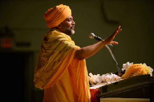 Gurudev-10-4-15-7893-DDeRosaPhoto