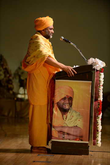 Gurudev-10-4-15-7933-DDeRosaPhoto