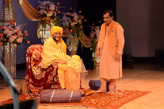 Gurudev-10-4-15-7531-DDeRosaPhoto