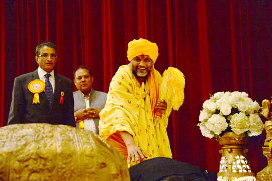 Gurudev-10-4-15-7541-DDeRosaPhoto copy