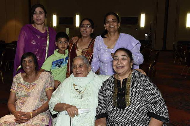 Gurudev1-7-13-14-9666-DDeRosaPhoto