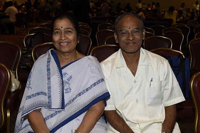 Gurudev1-7-13-14-9690-DDeRosaPhoto