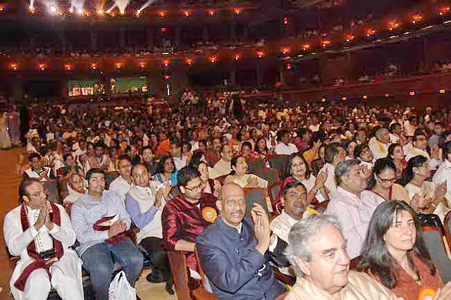Gurudev1-7-12-14-7741-DDeRosaPhoto