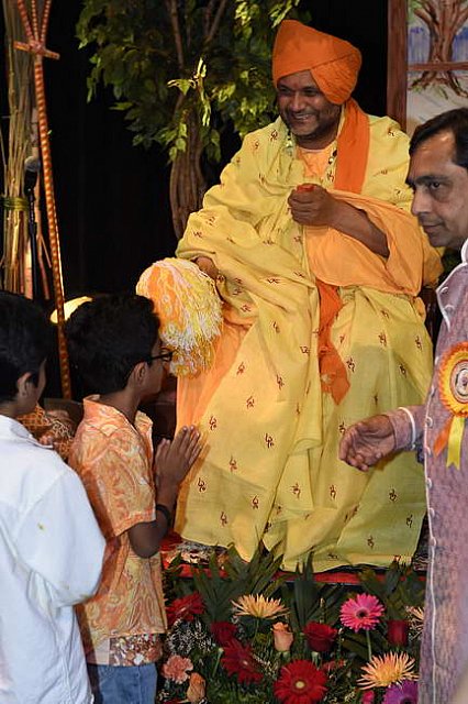 Gurudev1-7-12-14-8614-DDeRosaPhoto