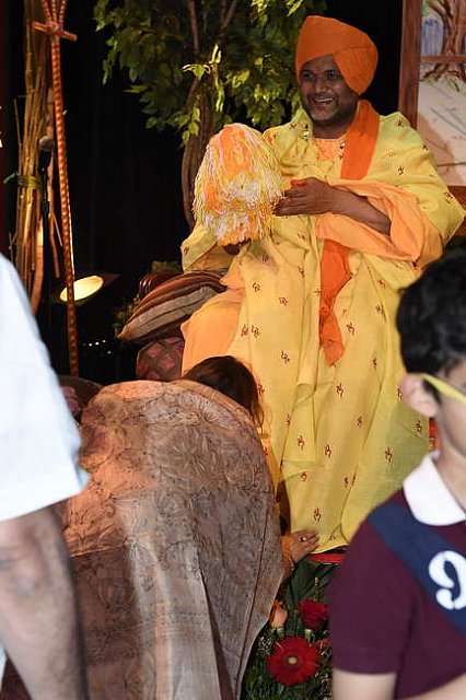Gurudev1-7-12-14-8617-DDeRosaPhoto