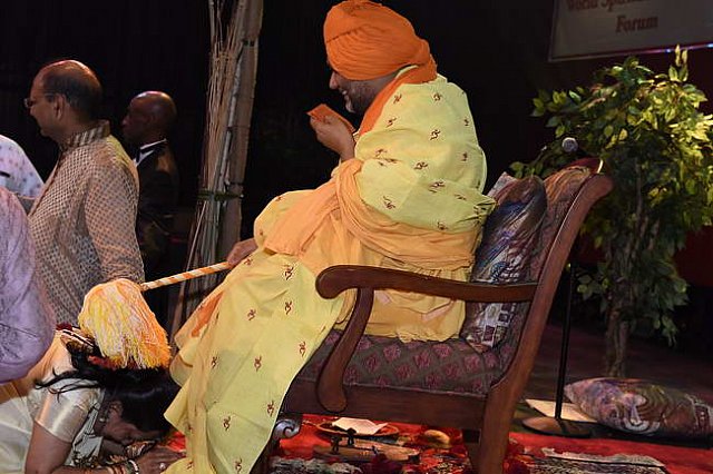 Gurudev1-7-12-14-8634-DDeRosaPhoto