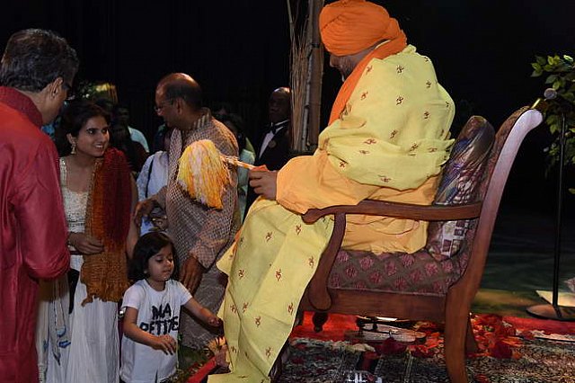 Gurudev1-7-12-14-8670-DDeRosaPhoto