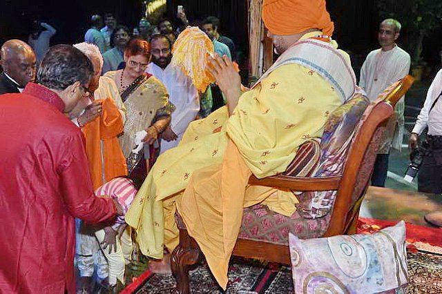 Gurudev1-7-12-14-9005-DDeRosaPhoto