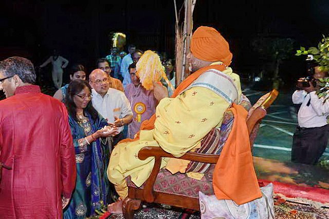 Gurudev1-7-12-14-9184-DDeRosaPhoto