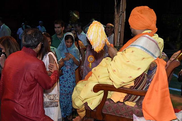 Gurudev1-7-12-14-9249-DDeRosaPhoto
