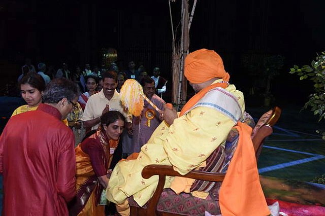 Gurudev1-7-12-14-9266-DDeRosaPhoto