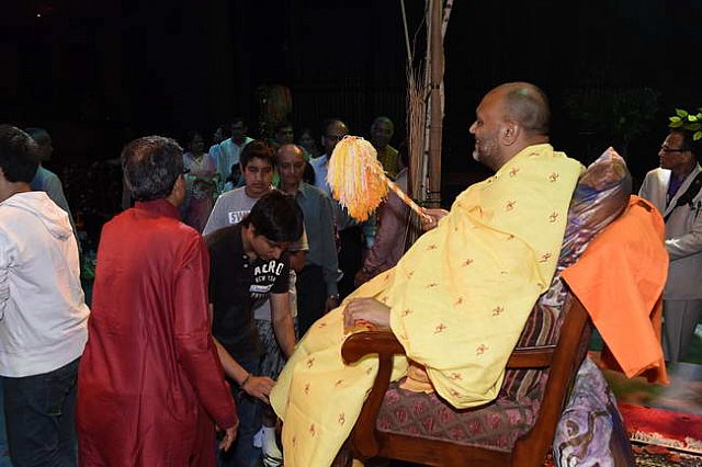 Gurudev1-7-12-14-9369-DDeRosaPhoto