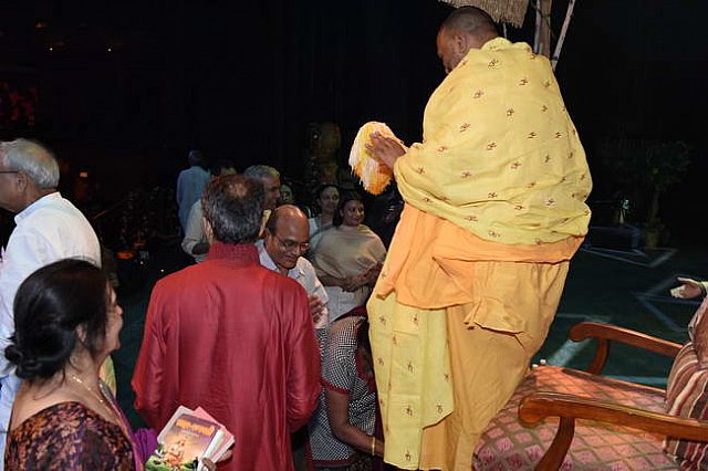 Gurudev1-7-12-14-9418-DDeRosaPhoto