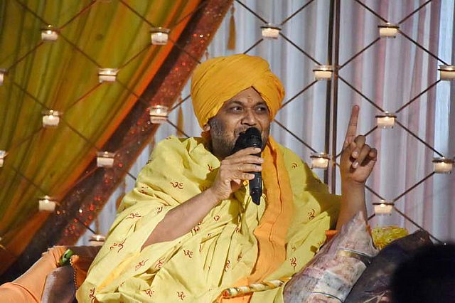 Gurudev1-7-11-14-6479-DDeRosaPhoto