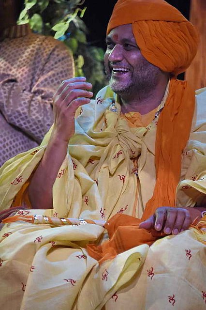 Gurudev1-7-12-14-8520-DDeRosaPhoto