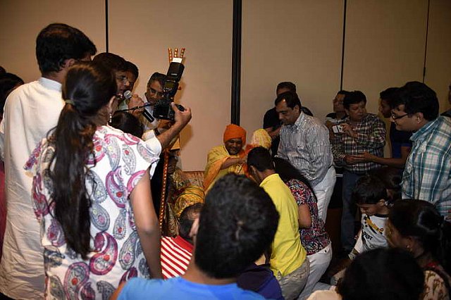 Gurudev1-7-13-14-9766-DDeRosaPhoto